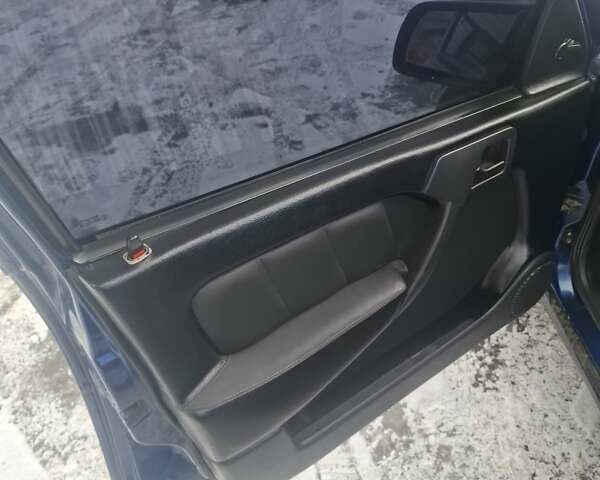 Синий Опель Вектра, объемом двигателя 2 л и пробегом 420 тыс. км за 1750 $, фото 4 на Automoto.ua