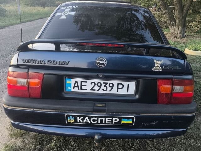 Синий Опель Вектра, объемом двигателя 2 л и пробегом 395 тыс. км за 1500 $, фото 4 на Automoto.ua