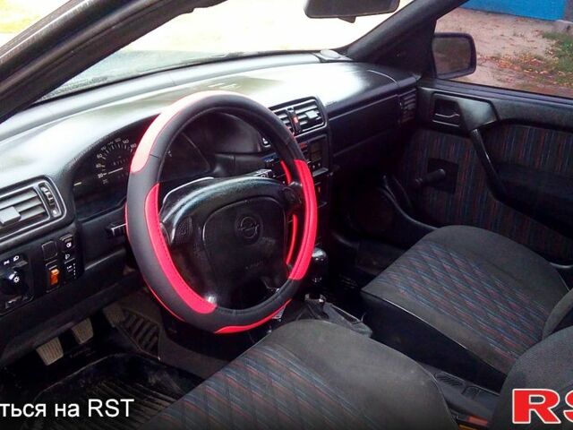 Синій Опель Вектра, об'ємом двигуна 1.8 л та пробігом 150 тис. км за 1350 $, фото 4 на Automoto.ua