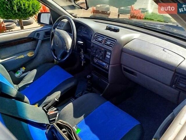 Синий Опель Вектра, объемом двигателя 2 л и пробегом 500 тыс. км за 1800 $, фото 6 на Automoto.ua