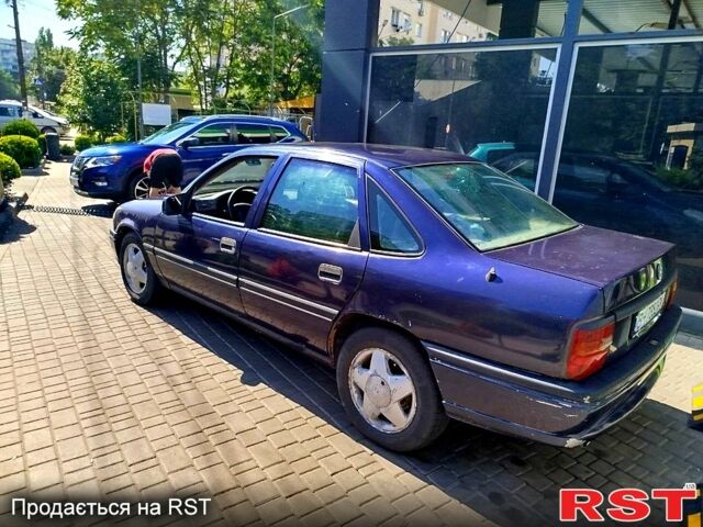Синий Опель Вектра, объемом двигателя 2 л и пробегом 500 тыс. км за 1800 $, фото 4 на Automoto.ua