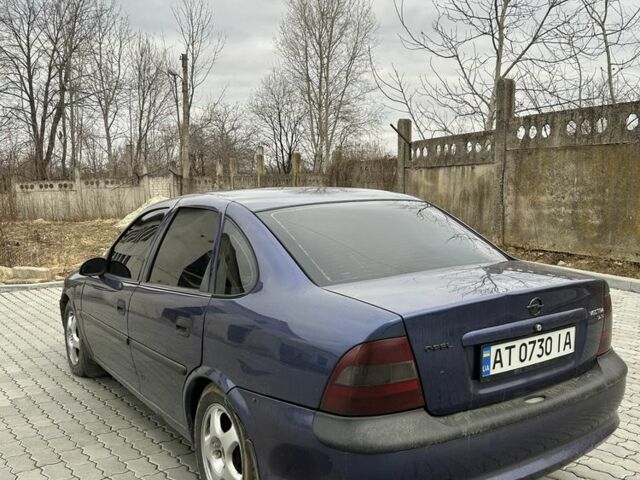 Синий Опель Вектра, объемом двигателя 1.6 л и пробегом 310 тыс. км за 2080 $, фото 1 на Automoto.ua