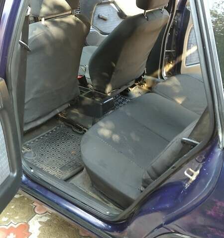 Синій Опель Вектра, об'ємом двигуна 1.8 л та пробігом 237 тис. км за 2000 $, фото 2 на Automoto.ua