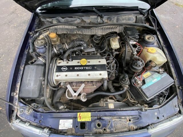 Синий Опель Вектра, объемом двигателя 2 л и пробегом 407 тыс. км за 1650 $, фото 1 на Automoto.ua