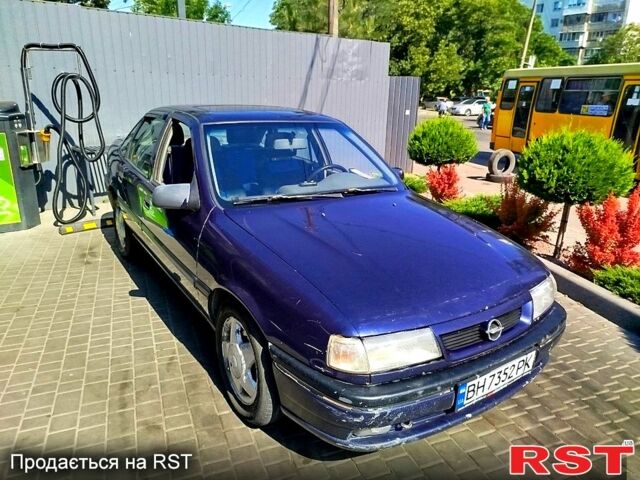 Синий Опель Вектра, объемом двигателя 2 л и пробегом 500 тыс. км за 1800 $, фото 2 на Automoto.ua