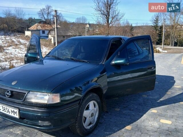 Синий Опель Вектра, объемом двигателя 2 л и пробегом 300 тыс. км за 1650 $, фото 1 на Automoto.ua