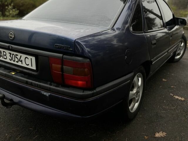 Синий Опель Вектра, объемом двигателя 2 л и пробегом 407 тыс. км за 1650 $, фото 2 на Automoto.ua