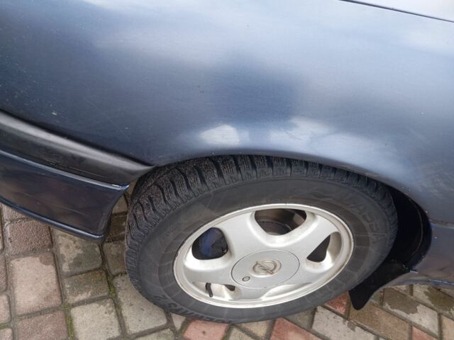 Синий Опель Вектра, объемом двигателя 1.8 л и пробегом 205 тыс. км за 900 $, фото 4 на Automoto.ua