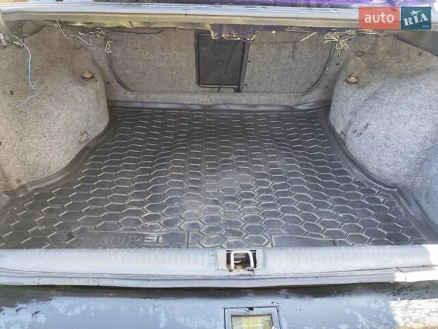 Синий Опель Вектра, объемом двигателя 1.6 л и пробегом 377 тыс. км за 1400 $, фото 1 на Automoto.ua