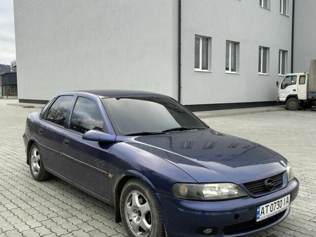 Синий Опель Вектра, объемом двигателя 1.6 л и пробегом 310 тыс. км за 2080 $, фото 3 на Automoto.ua