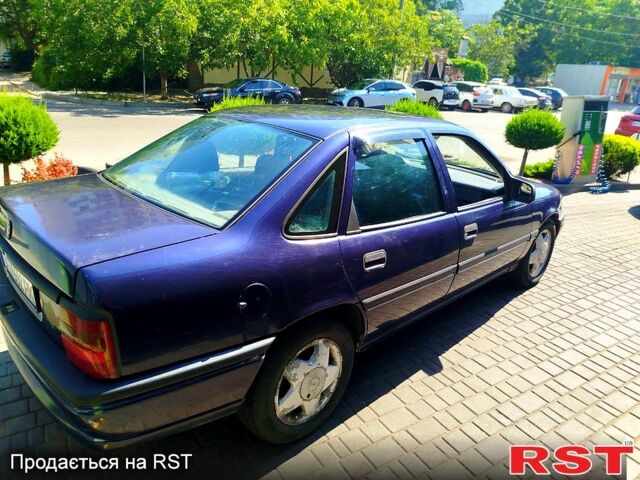 Синий Опель Вектра, объемом двигателя 2 л и пробегом 500 тыс. км за 1800 $, фото 3 на Automoto.ua