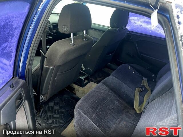 Синій Опель Вектра, об'ємом двигуна 1.6 л та пробігом 283 тис. км за 500 $, фото 8 на Automoto.ua