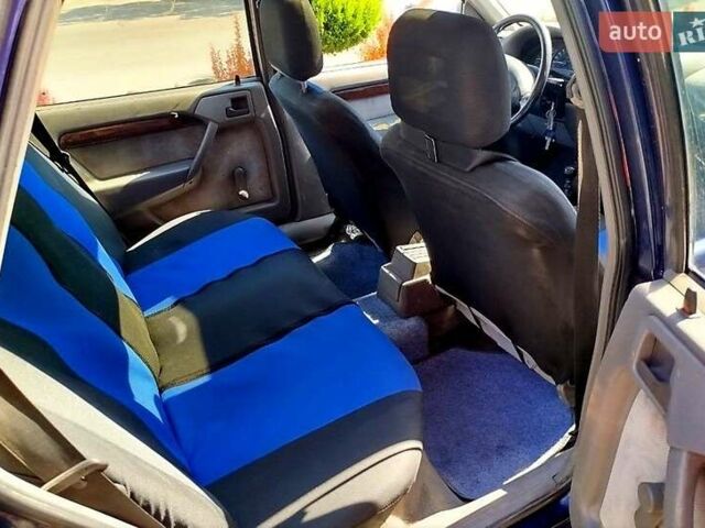 Синий Опель Вектра, объемом двигателя 2 л и пробегом 500 тыс. км за 1800 $, фото 7 на Automoto.ua