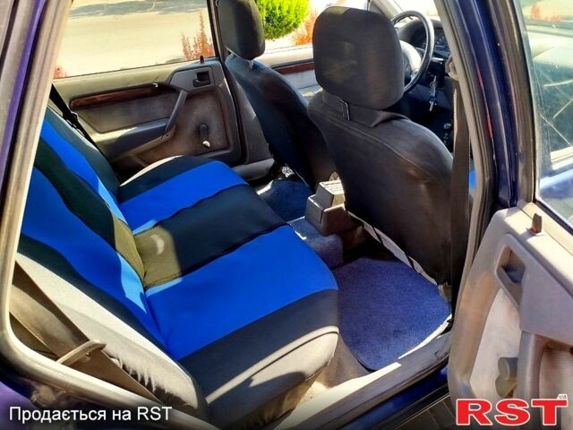 Синий Опель Вектра, объемом двигателя 2 л и пробегом 500 тыс. км за 1800 $, фото 8 на Automoto.ua