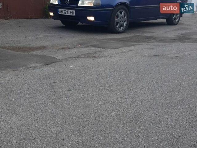 Синий Опель Вектра, объемом двигателя 1.8 л и пробегом 300 тыс. км за 1600 $, фото 22 на Automoto.ua