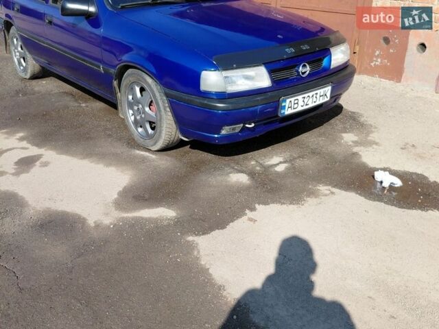 Синий Опель Вектра, объемом двигателя 1.8 л и пробегом 300 тыс. км за 1600 $, фото 6 на Automoto.ua