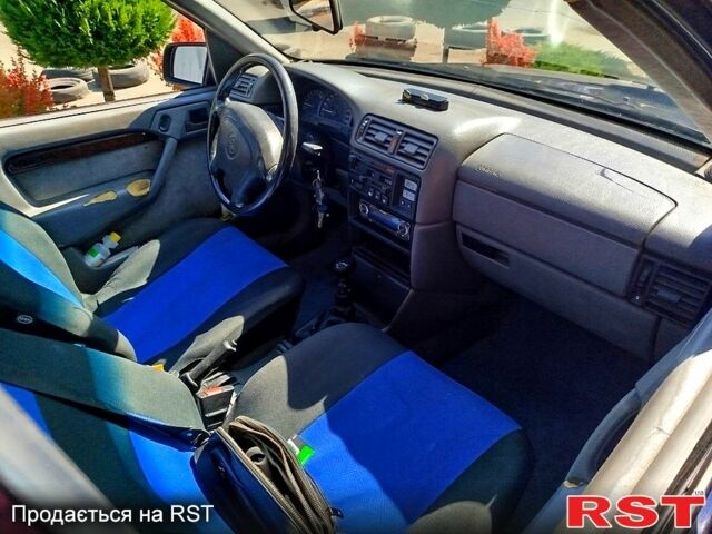 Синий Опель Вектра, объемом двигателя 2 л и пробегом 500 тыс. км за 1800 $, фото 7 на Automoto.ua