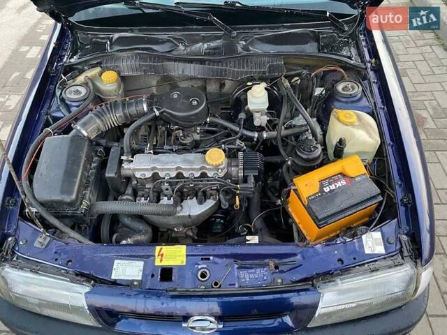 Синій Опель Вектра, об'ємом двигуна 1.6 л та пробігом 328 тис. км за 1600 $, фото 6 на Automoto.ua