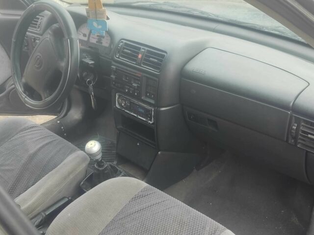 Синий Опель Вектра, объемом двигателя 2 л и пробегом 3 тыс. км за 1150 $, фото 4 на Automoto.ua