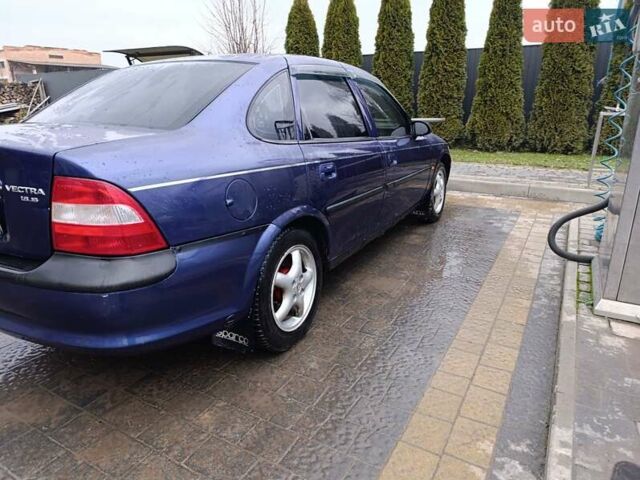 Синий Опель Вектра, объемом двигателя 1.8 л и пробегом 264 тыс. км за 1700 $, фото 2 на Automoto.ua