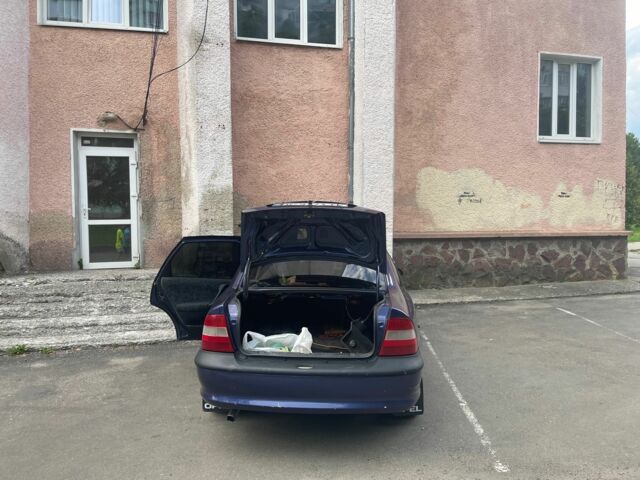 Синий Опель Вектра, объемом двигателя 1.6 л и пробегом 500 тыс. км за 1700 $, фото 2 на Automoto.ua