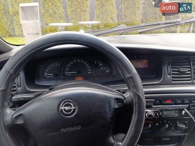 Синий Опель Вектра, объемом двигателя 1.8 л и пробегом 264 тыс. км за 1700 $, фото 7 на Automoto.ua
