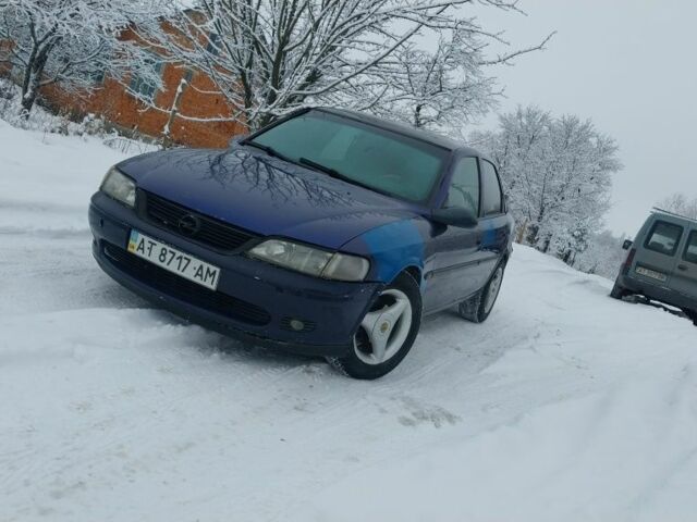 Синий Опель Вектра, объемом двигателя 1.8 л и пробегом 230 тыс. км за 1500 $, фото 5 на Automoto.ua