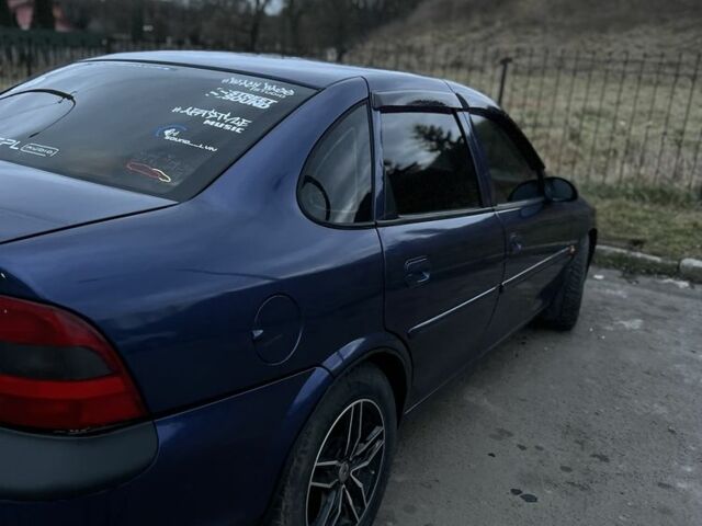 Синий Опель Вектра, объемом двигателя 1.8 л и пробегом 400 тыс. км за 2500 $, фото 2 на Automoto.ua