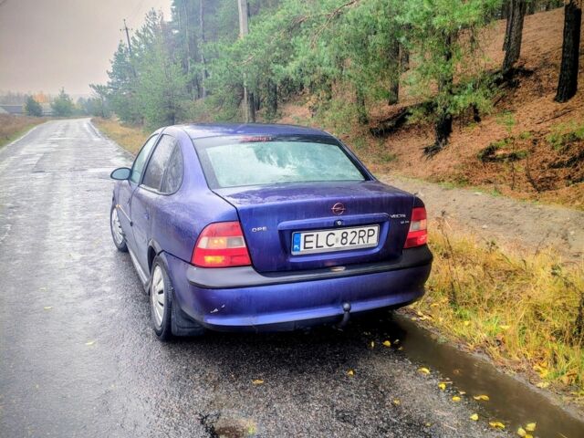 Синій Опель Вектра, об'ємом двигуна 2 л та пробігом 350 тис. км за 1200 $, фото 1 на Automoto.ua