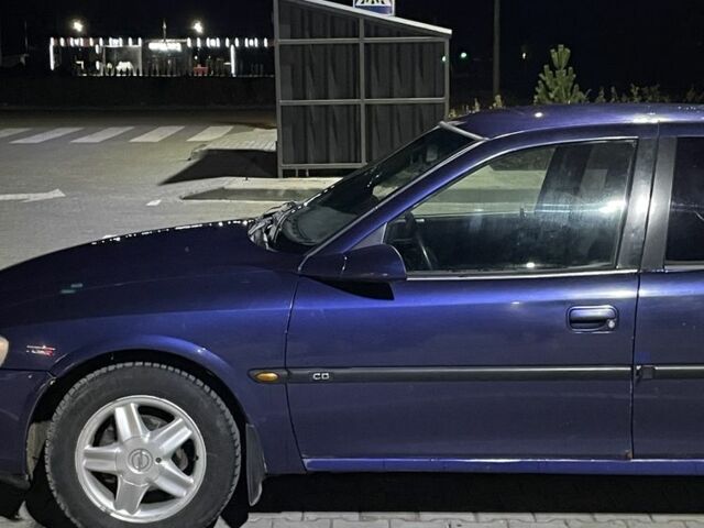 Синій Опель Вектра, об'ємом двигуна 1.8 л та пробігом 350 тис. км за 1600 $, фото 2 на Automoto.ua