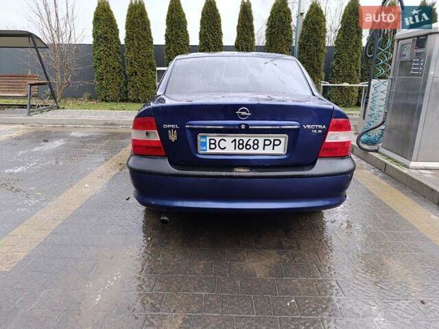 Синий Опель Вектра, объемом двигателя 1.8 л и пробегом 264 тыс. км за 1700 $, фото 4 на Automoto.ua