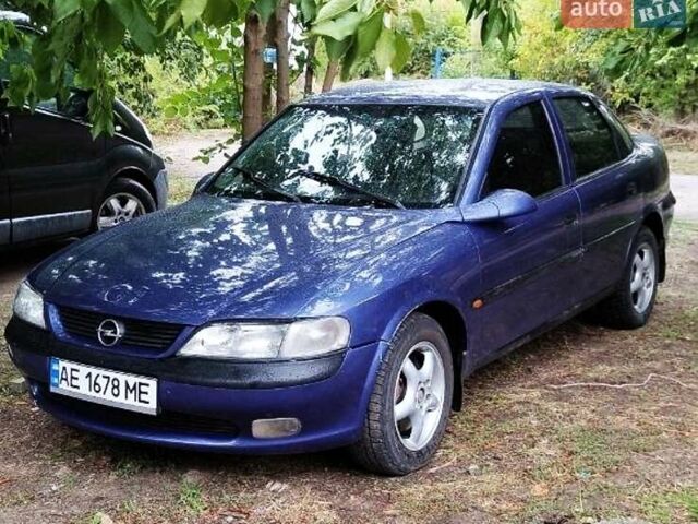 Опель Вектра 1996 в Покров (Орджоникидзе) на Automoto.ua Синий Опель Вектра, объемом двигателя 2 л и пробегом 300 тыс. км за 2000 $, фото 1 на Automoto.ua