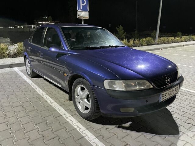 Синій Опель Вектра, об'ємом двигуна 1.8 л та пробігом 350 тис. км за 1600 $, фото 6 на Automoto.ua