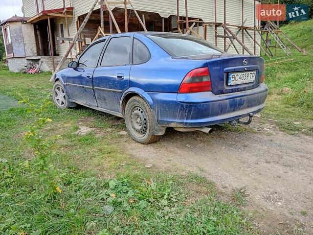 Синий Опель Вектра, объемом двигателя 2 л и пробегом 260 тыс. км за 1600 $, фото 3 на Automoto.ua