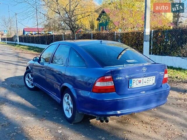 Синий Опель Вектра, объемом двигателя 1.8 л и пробегом 450 тыс. км за 1100 $, фото 3 на Automoto.ua