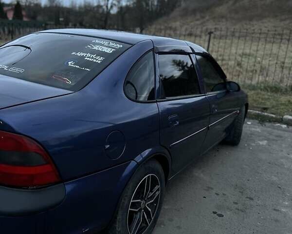 Синий Опель Вектра, объемом двигателя 1.8 л и пробегом 400 тыс. км за 2500 $, фото 1 на Automoto.ua