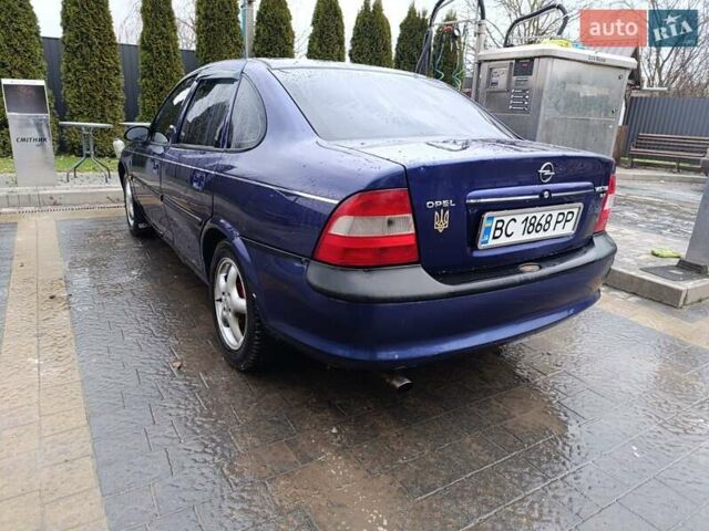 Синий Опель Вектра, объемом двигателя 1.8 л и пробегом 264 тыс. км за 1700 $, фото 3 на Automoto.ua