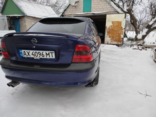 Синий Опель Вектра, объемом двигателя 1.6 л и пробегом 250 тыс. км за 3000 $, фото 6 на Automoto.ua