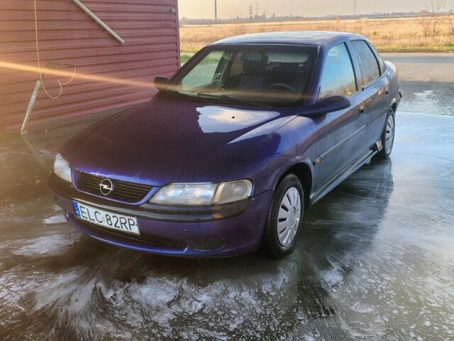 Синій Опель Вектра, об'ємом двигуна 2 л та пробігом 350 тис. км за 1200 $, фото 2 на Automoto.ua