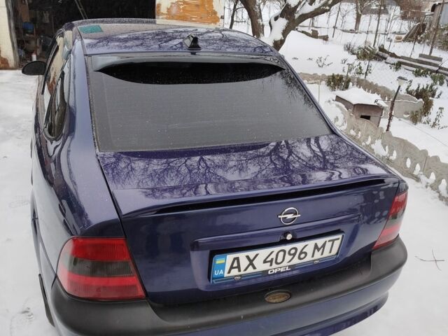 Синий Опель Вектра, объемом двигателя 1.6 л и пробегом 250 тыс. км за 3000 $, фото 3 на Automoto.ua