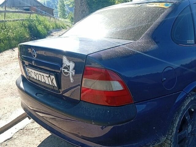 Синій Опель Вектра, об'ємом двигуна 1.6 л та пробігом 173 тис. км за 1400 $, фото 6 на Automoto.ua