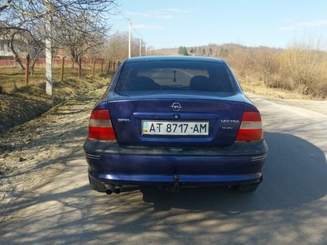 Синій Опель Вектра, об'ємом двигуна 1.8 л та пробігом 300 тис. км за 999 $, фото 3 на Automoto.ua
