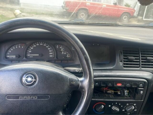 Синий Опель Вектра, объемом двигателя 1.8 л и пробегом 3 тыс. км за 600 $, фото 2 на Automoto.ua