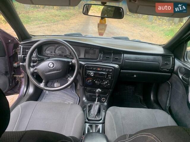 Синій Опель Вектра, об'ємом двигуна 1.8 л та пробігом 209 тис. км за 2650 $, фото 6 на Automoto.ua