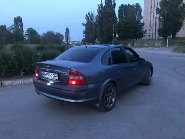 Синій Опель Вектра, об'ємом двигуна 1.8 л та пробігом 320 тис. км за 1600 $, фото 2 на Automoto.ua