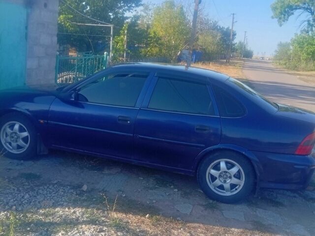 Синий Опель Вектра, объемом двигателя 1.6 л и пробегом 279 тыс. км за 2800 $, фото 2 на Automoto.ua