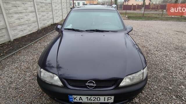 Синий Опель Вектра, объемом двигателя 2 л и пробегом 358 тыс. км за 3000 $, фото 2 на Automoto.ua