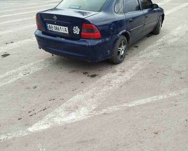 Синий Опель Вектра, объемом двигателя 1.59 л и пробегом 350 тыс. км за 1600 $, фото 5 на Automoto.ua