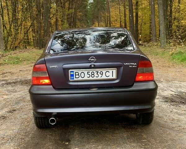 Синій Опель Вектра, об'ємом двигуна 1.8 л та пробігом 209 тис. км за 2650 $, фото 16 на Automoto.ua
