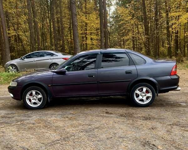 Синій Опель Вектра, об'ємом двигуна 1.8 л та пробігом 209 тис. км за 2650 $, фото 12 на Automoto.ua